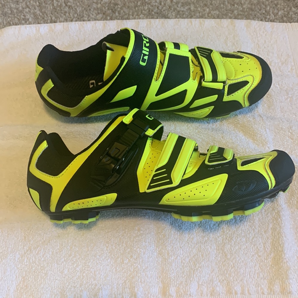 Giro Code Mountain Bike Shoes. Size: 45.5. New. Cleats never mounted. - Picture 3 of 8